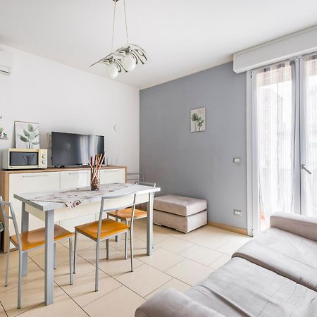 Stile E Comfort In Citta Con Wi-Fi Appartement Carpi Buitenkant foto